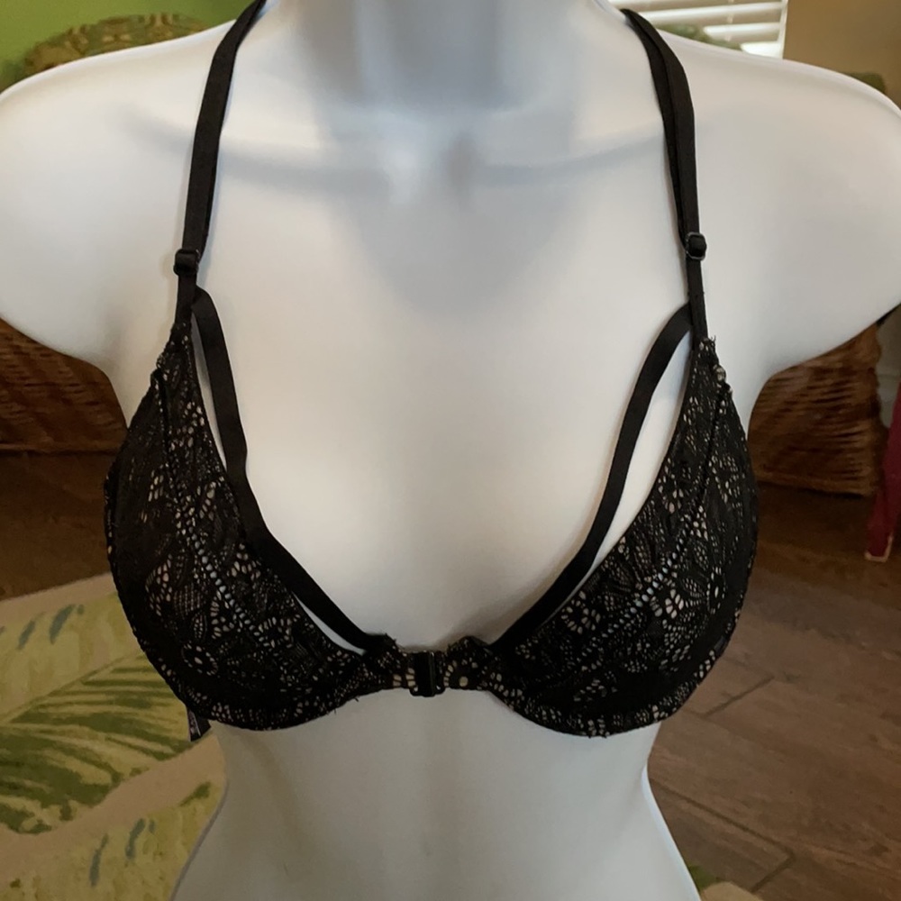 Victoria’s Secret bra razorback lace